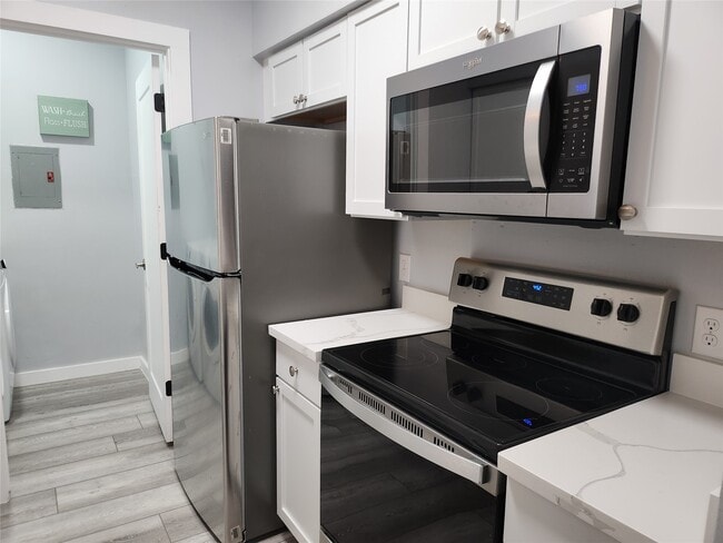 Building Photo - 6500 Harbor Town Dr