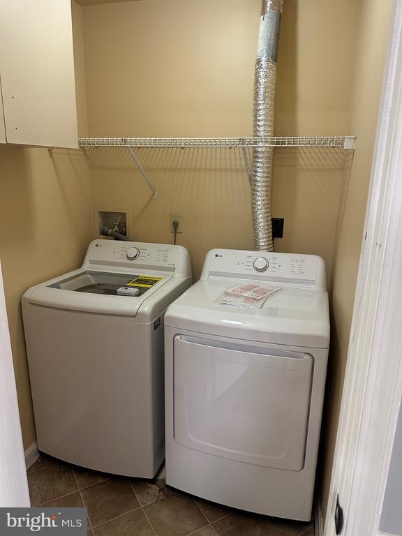 Building Photo - 9708 Lake Point Ct