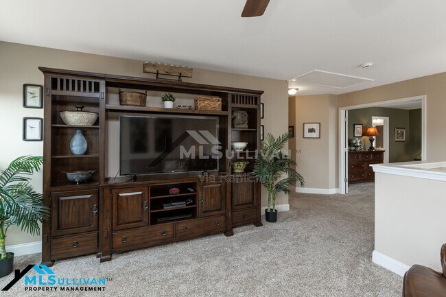 Building Photo - 913 Beech Glen Dr