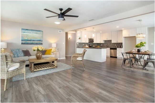 Building Photo - Beautiful 3 BD, 2 BA Home in Clairemont w/ Garage & Spacious Yard!