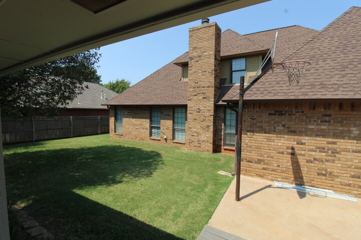 Building Photo - 6308 Bryant Ct