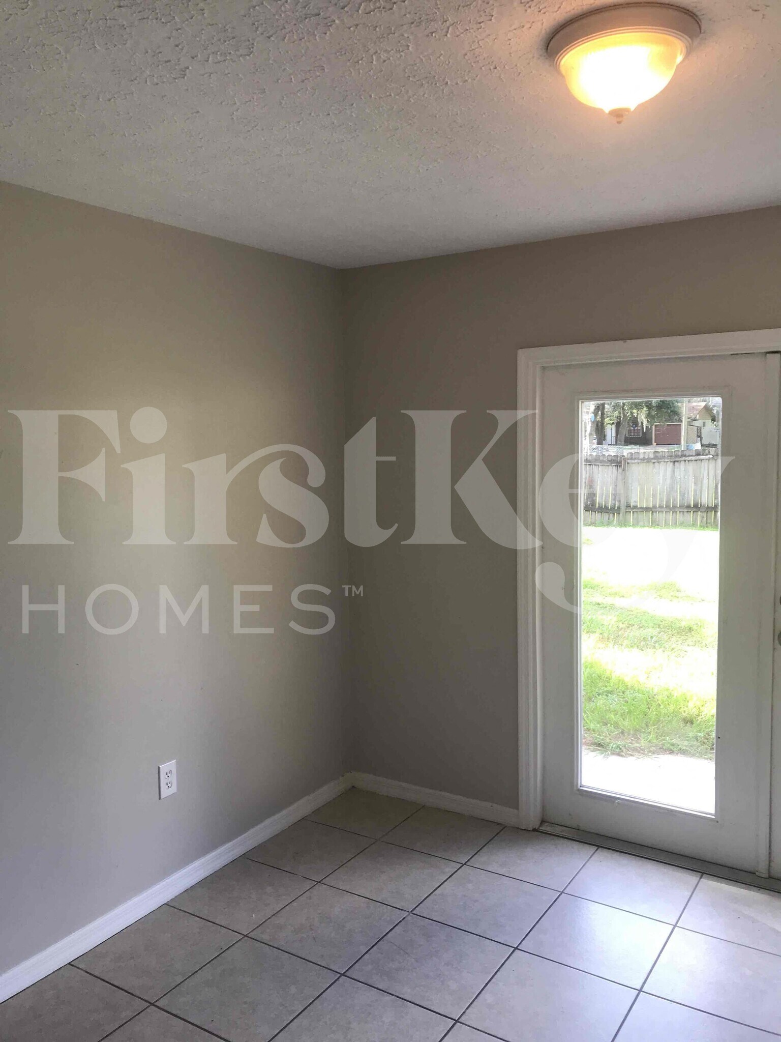 Building Photo - 4804 Oriole Dr