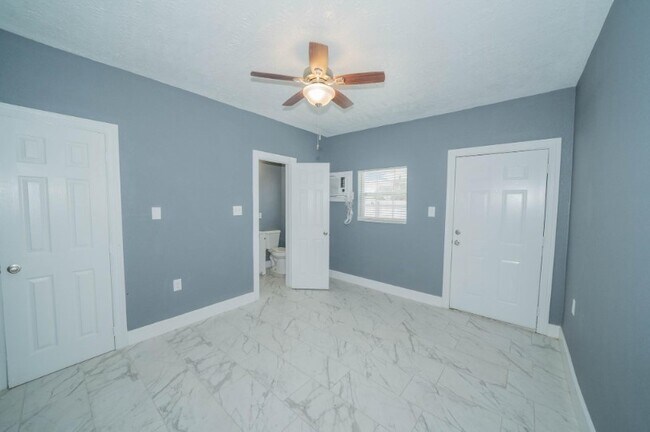 Building Photo - 1426 Telephone Rd