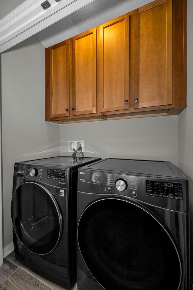 Building Photo - 30179 Southwell Ln