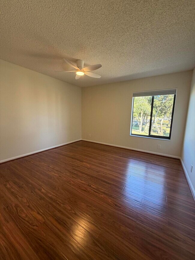 Building Photo - 1012 Green Pine Blvd