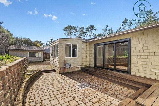 Building Photo - Spacious Three Bedroom Home in Country Club Area of Pebble Beach