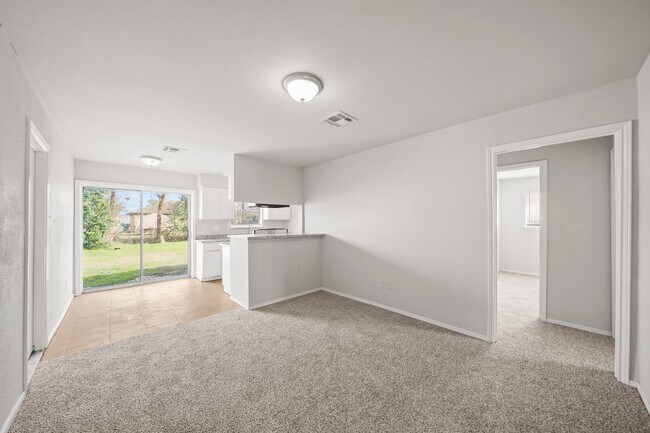 Building Photo - 14415 Insley St