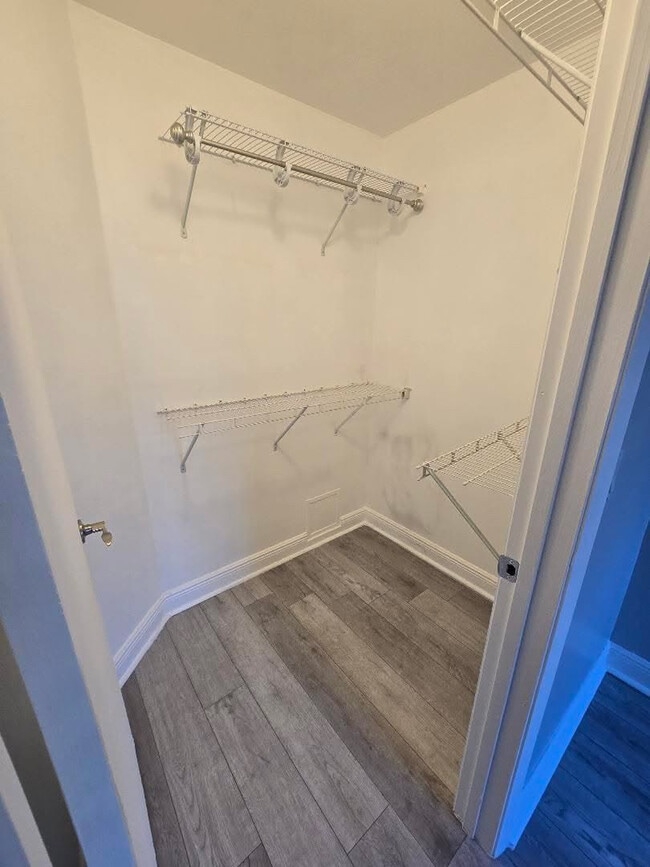 Building Photo - 715 Sugar Bay Way