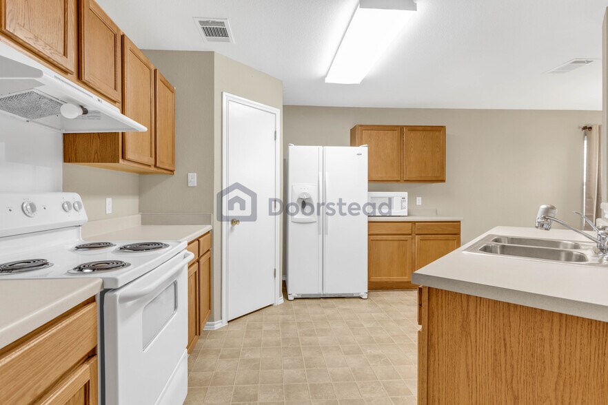 Building Photo - 223 Sylvan St