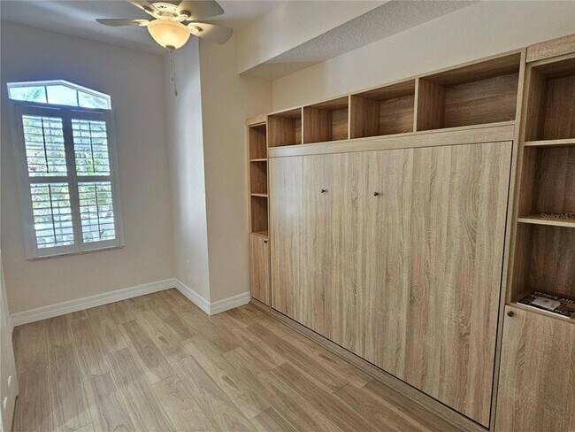 Building Photo - 330 Rio Terra