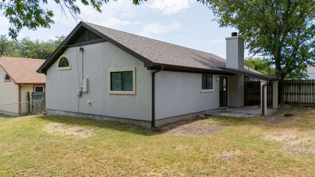 Building Photo - 109 Campfire Cir
