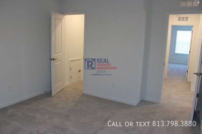 Building Photo - 1716 Tropical Oasis Ave