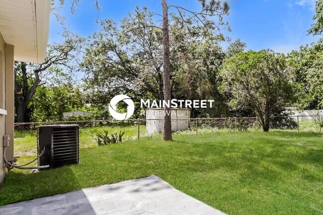 Building Photo - 3 Bedroom Pet-Friendly Home in TAMPA, FL with Main Street Renewal