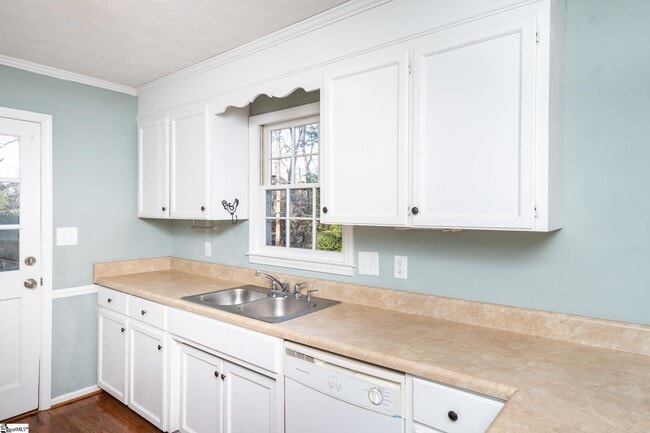 Building Photo - 125 Newgate Dr