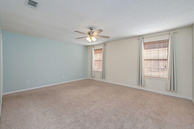 Building Photo - 2702 Beacon Ct