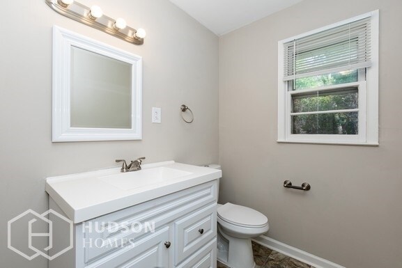 Building Photo - NOW AVAILABLE!  - 85 ROCK RD Unit 2, Hawth...