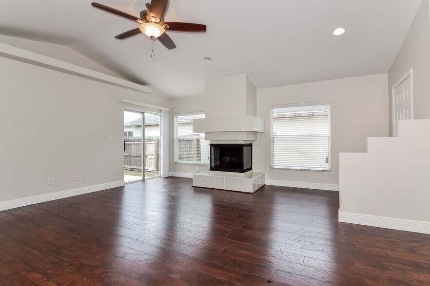 Building Photo - 538 Beth Ann St