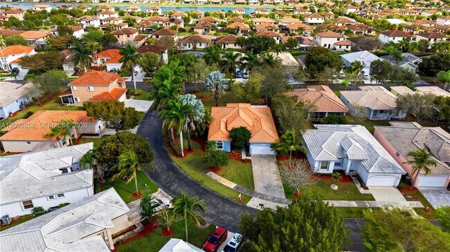 Building Photo - 2615 SE 5th Ct