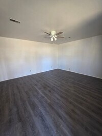 Building Photo - LIMITED TIME**NO APPLICATION FEE**1/2 OFF DEPOSIT**