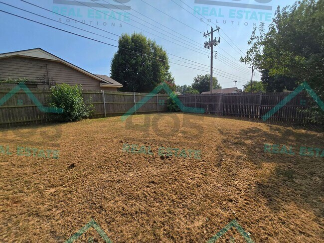 Building Photo - MWC Rental 3 Bed