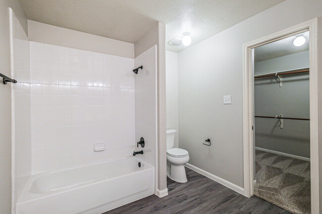 Building Photo - 12402 Greenmesa Dr
