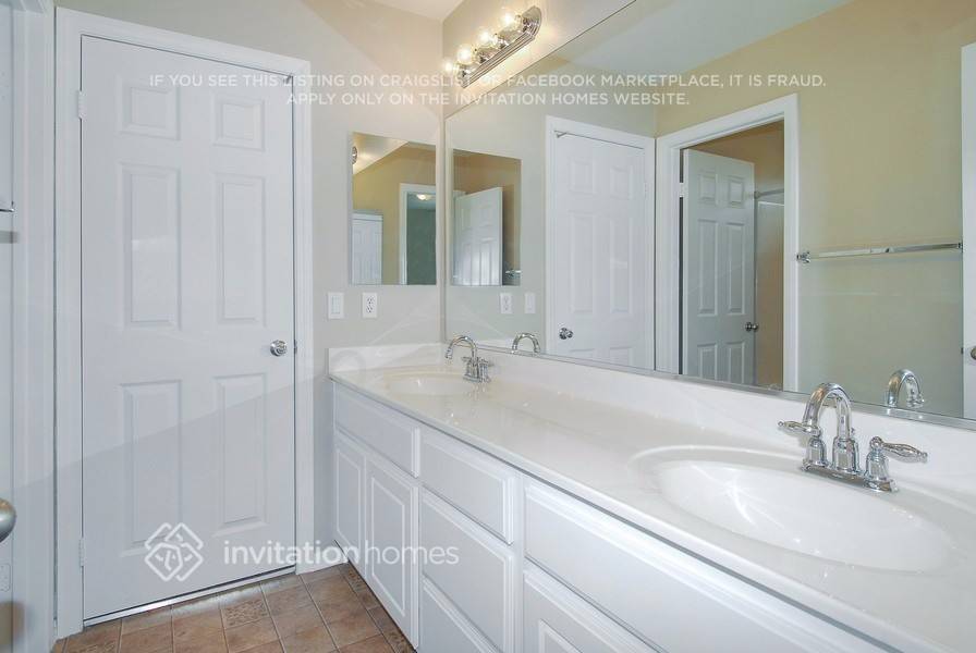 Building Photo - 2263 Finch Cir