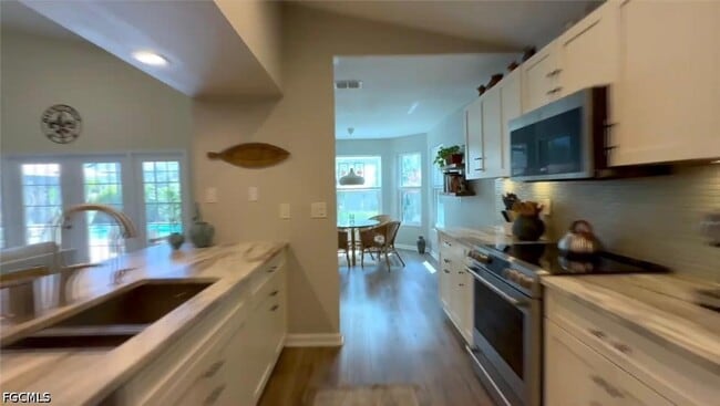 Building Photo - 720 White Sand Dr