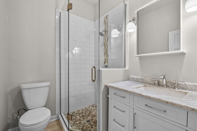 Building Photo - 573 S Pearl St