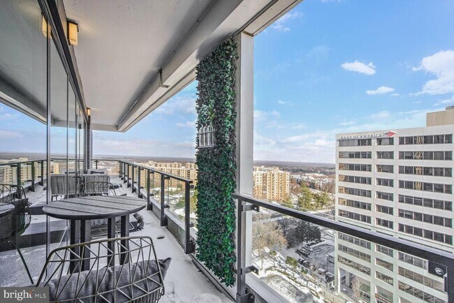 Building Photo - 1650 Silver Hill Dr