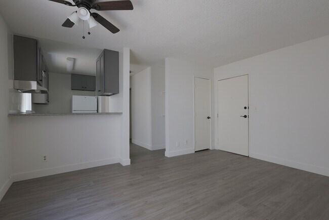Building Photo - 943 Elden Ave