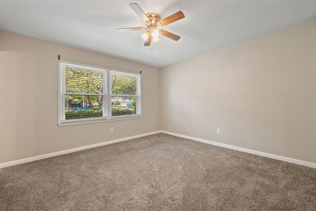 Building Photo - Move in Ready! Brick ranch home has 3 bedr...