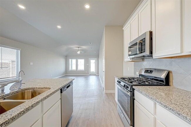 Building Photo - 8154 Royal Breeze Dr