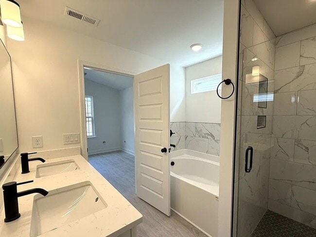 Building Photo - 3 BEDROOM NEW CONSTRUCTION HOME