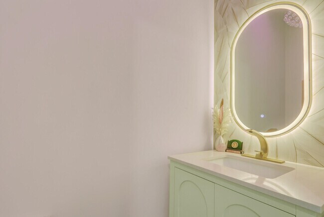 Building Photo - 120 Water Pointe Pl