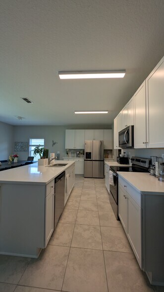 Building Photo - 2127 Sweet Pine Ct