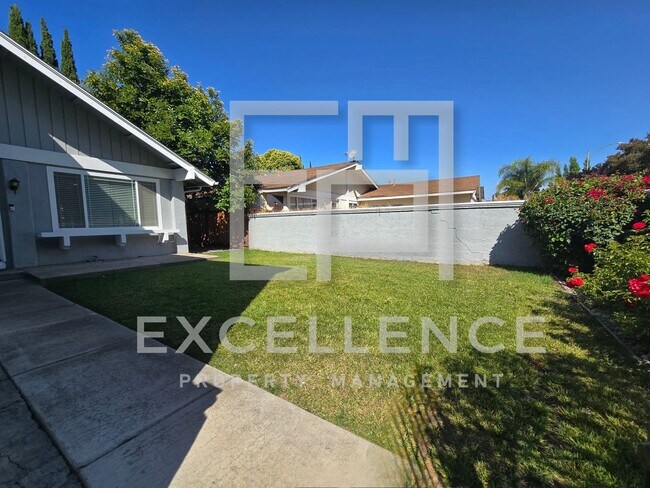 Building Photo - 4/2 House With Private Pool & Hot Tub, AC,...