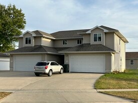 Building Photo - 1526 Starview Dr
