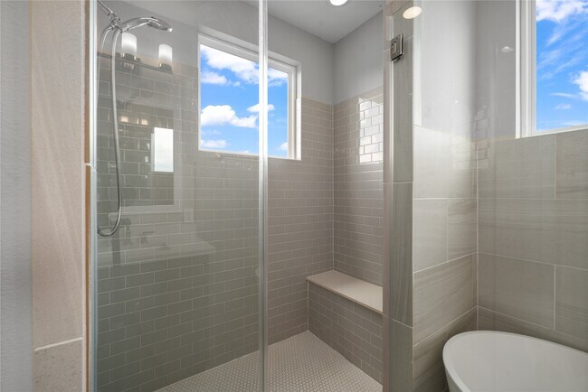 Building Photo - 2510 Tuam St