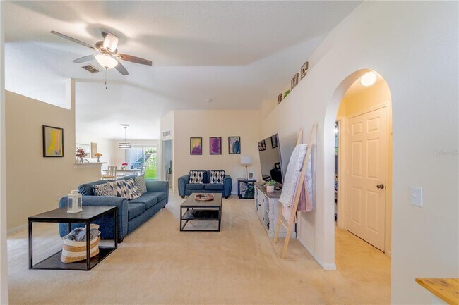 Building Photo - 525 Ridges Dr