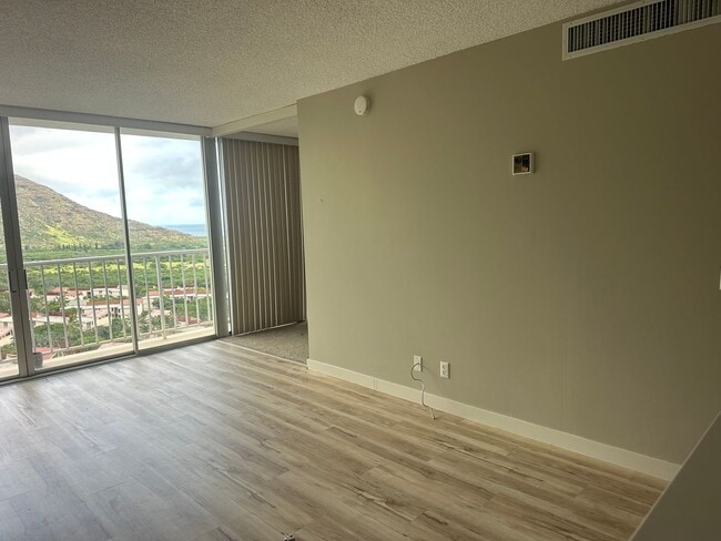 Building Photo - 84-710 Kili Dr #1215