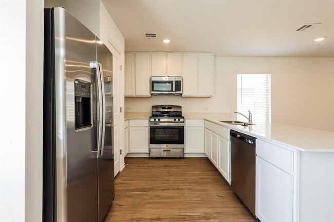Building Photo - 11628 SW 38th St