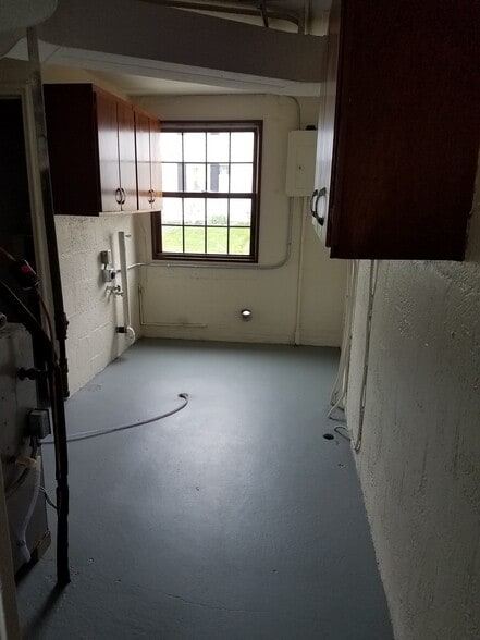 Building Photo - 5920 Dendron Ln