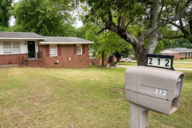 Building Photo - 212 Moss Dr