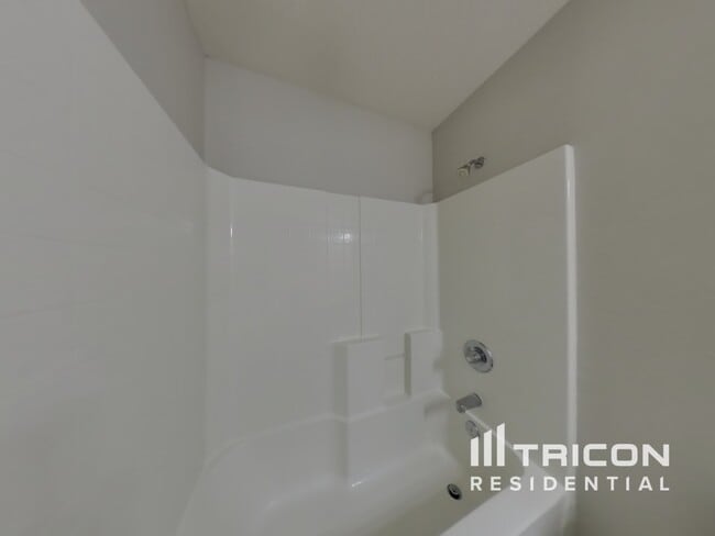 Building Photo - 12360 Anarania Dr