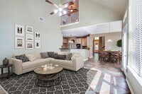 Building Photo - 816 Pinnacle Cir