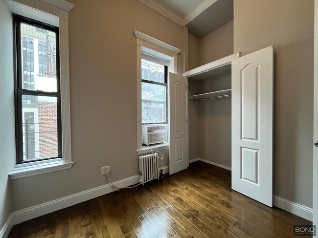 Building Photo - 336 E 18th St