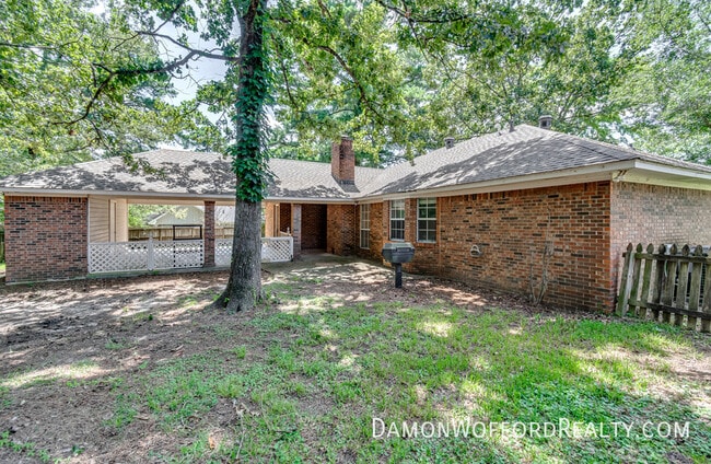 Building Photo - 502 Pelahatchie Shore Dr