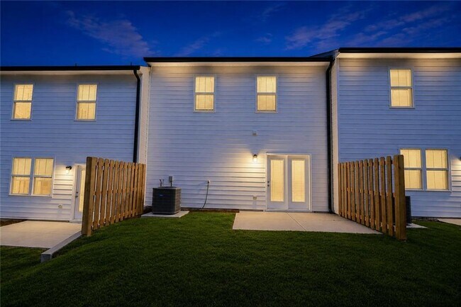 Building Photo - 24 Berryville Dr