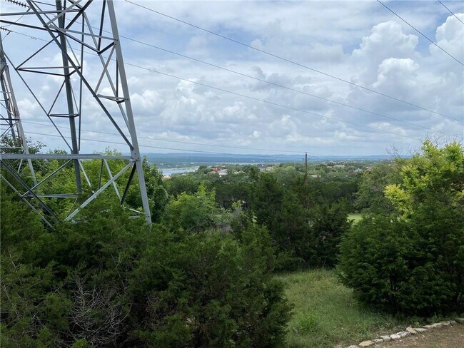 Building Photo - 204 Spellbrook Ln