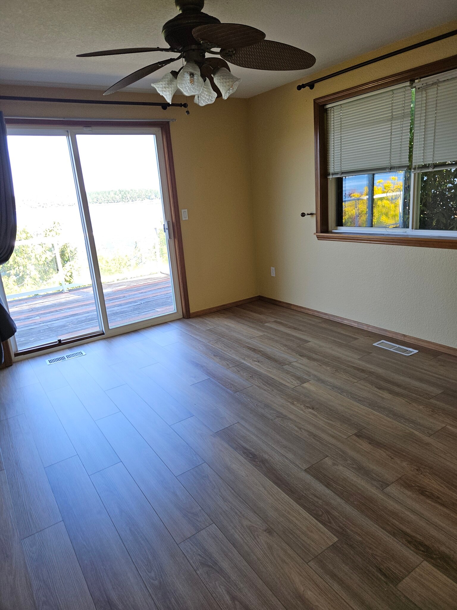 Building Photo - 2334 Island Dr NW
